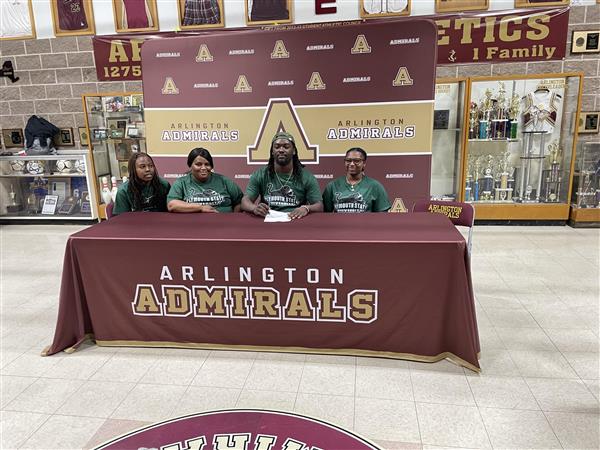 Daeon Lynch Plymouth State Football